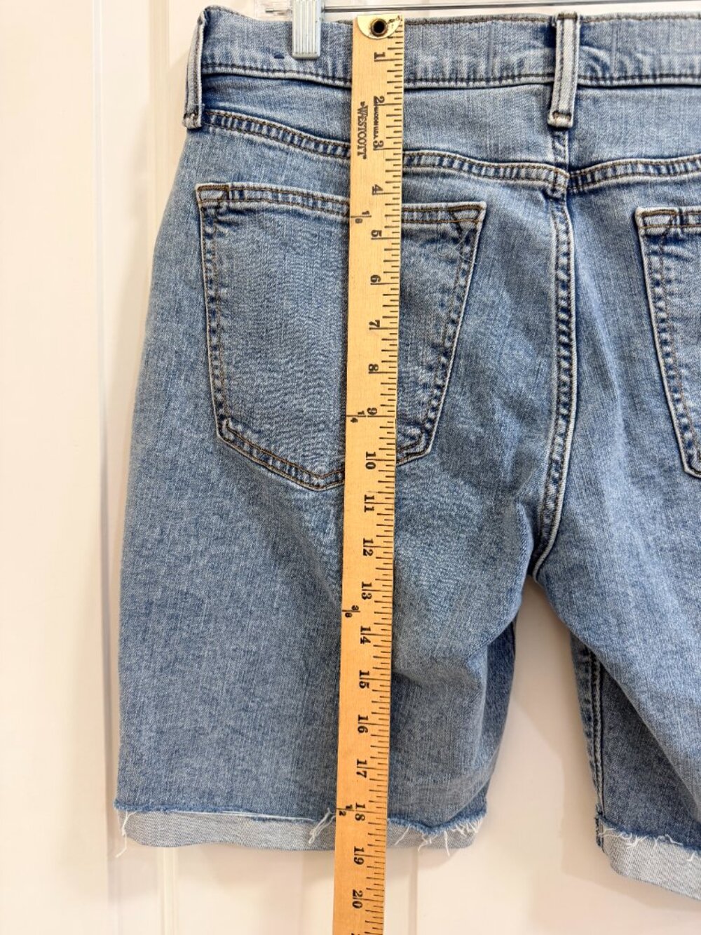 Abercrombie Men’s Light Wash Denim Shorts Size 33 - Picture 4 of 8